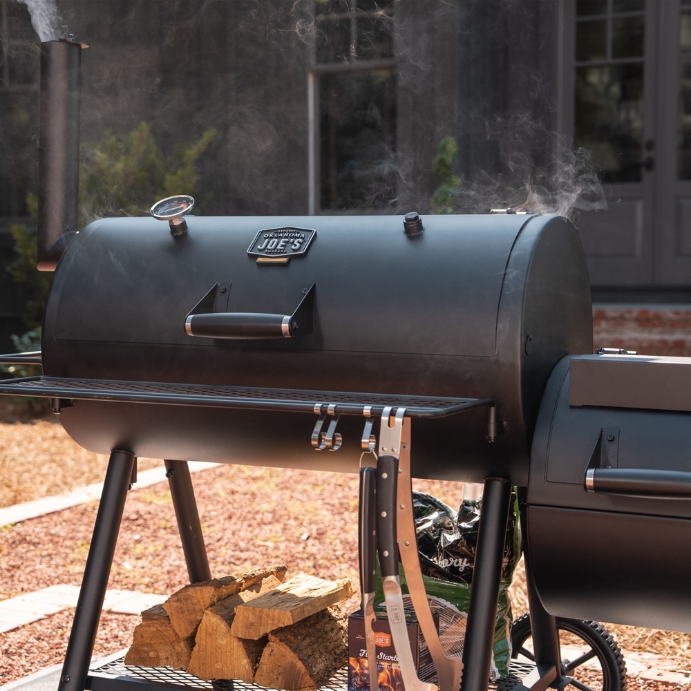Oklahoma Joe's Highland DLX Offset Charcoal Smoker & Grill